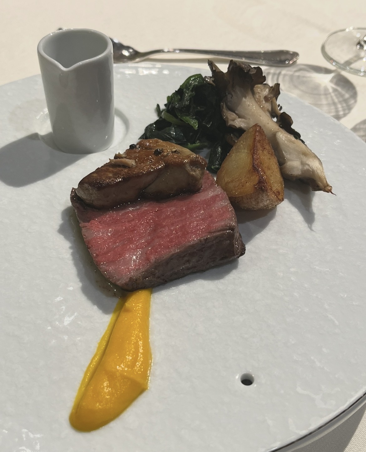 フルコースのメイン料理
